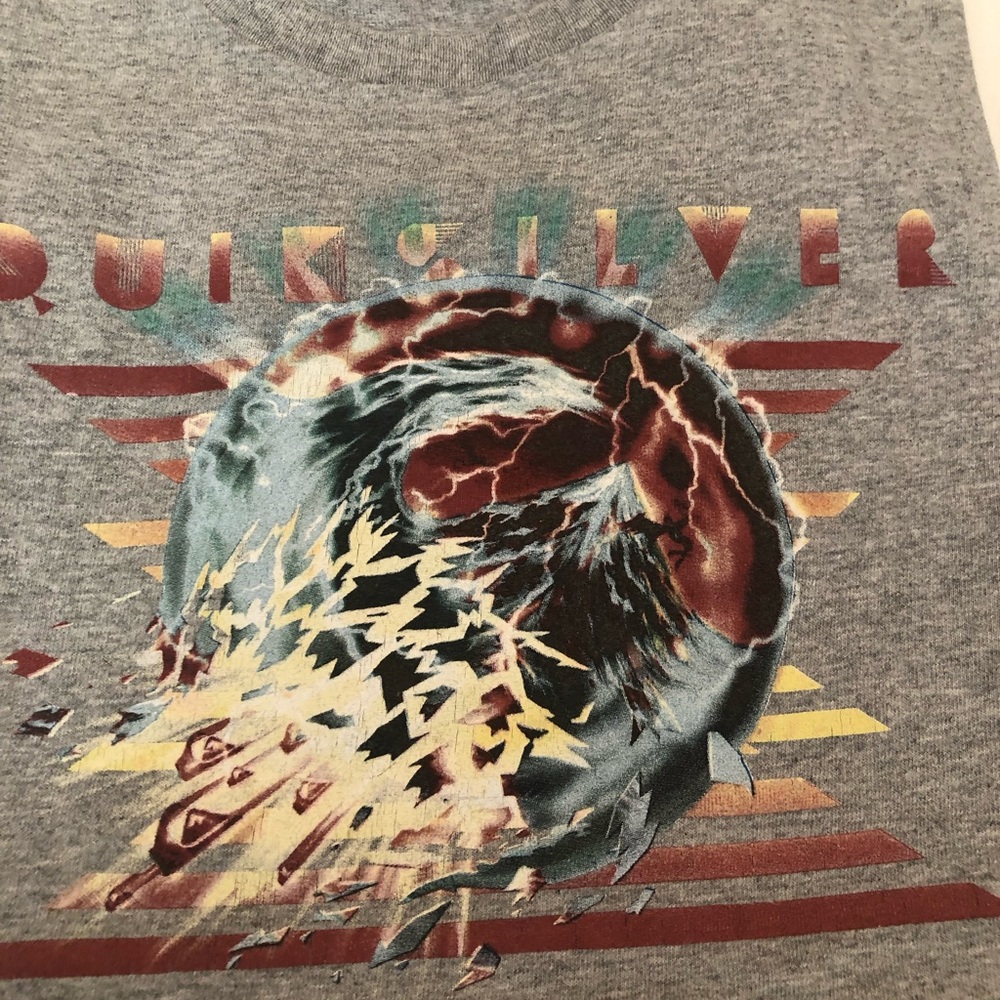 Quicksilver Vintage 100% cotton boys T-shirt SZ medium Super cool !!